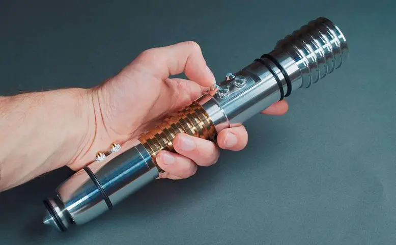 Shen Sabers IGD Brave Master Lightsaber 